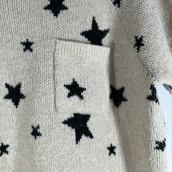 Torrid Cream & Black Star Knit Short Sleeve Tunic Soft Sweater - Picture 2 of 8